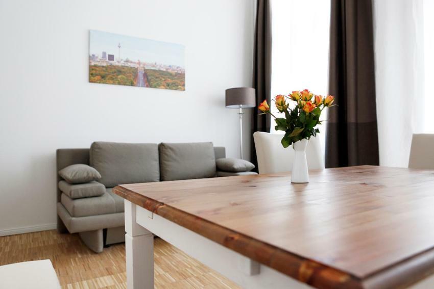 Sc 03 By Rockchair Apartments L Superhost Status L 2 Bedrooms Boxspringbeds Balcony Elevator - Cozy Family & Business Flair Welcomes You! Berlin Bagian luar foto